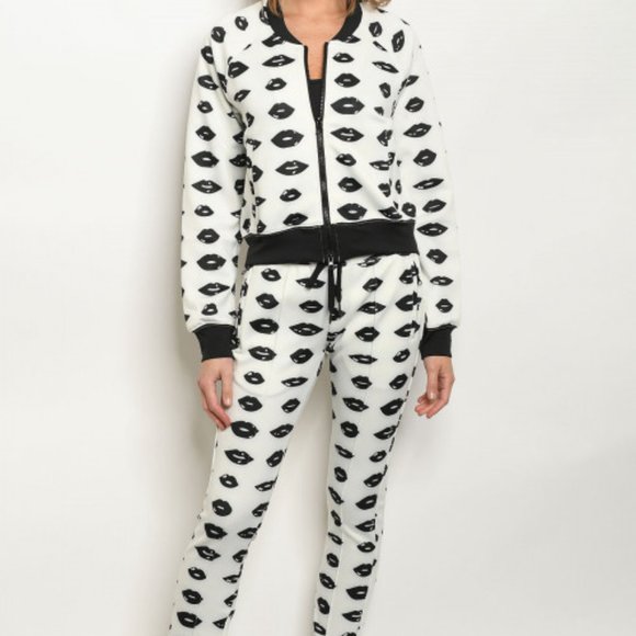 Long sleeve zip front printed jacket and leggings set. - Picture 4 of 8
